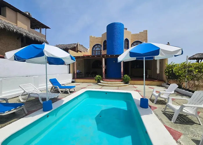 Quinta Del Aguila - Beachfront Family & Private Pool Zihuatanejo