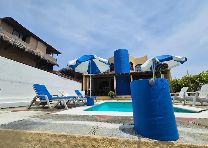 Quinta Del Aguila - Beachfront Family & Private Pool Zihuatanejo