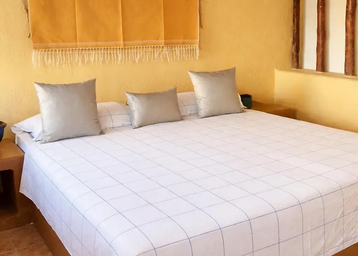 Quinta Del Aguila - Beachfront Family & Private Pool Zihuatanejo